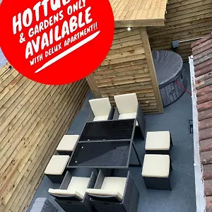  Apartment Luxury Hottub & Jacuzzi